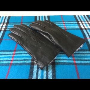 So Soft! Black Leather ? Gloves M
